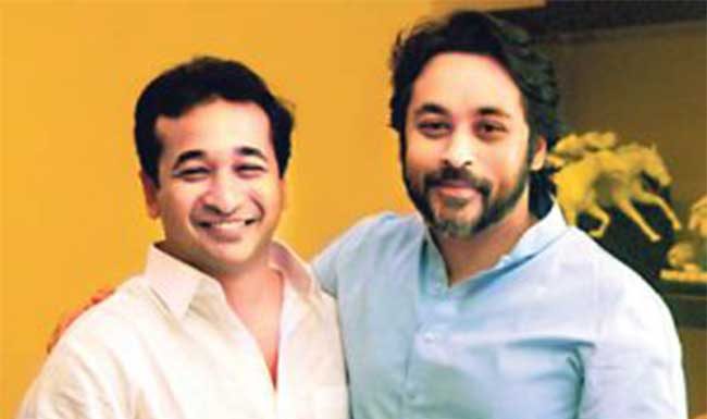 निलेश राणे आणि नितेश राणे यांची ट्वीटवरून शिवसेनेच्या नेत्यांवर टीका