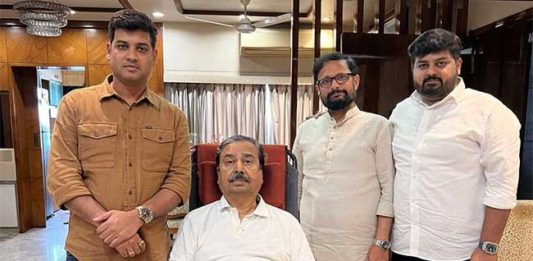 श्रीकांत शिंदे यांनी घेतली गजानन कीर्तिकर यांची भेट