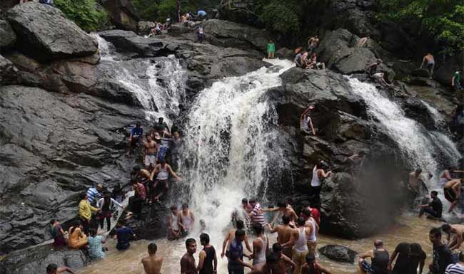 पालघरच्या जिल्हाधिकाऱ्यांचे पर्यटनबंदीचे आदेश कागदावरच!