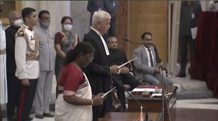 लळित यांनी घेतली भारताचे ४९ वे सरन्यायाधीश म्हणून शपथ