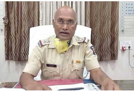 आरोपीच्या टोळीला मदत करणारा पोलीस निरीक्षक निलंबित