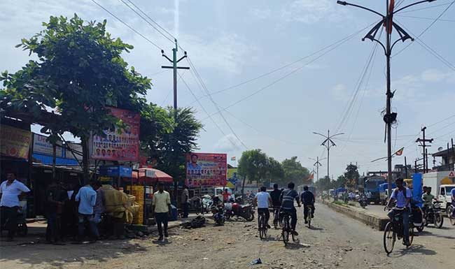 बोईसर परीसरात एमआयडीसीकडून खड्डे दुरुस्तीच्या नावाखाली फक्त धूळफेक