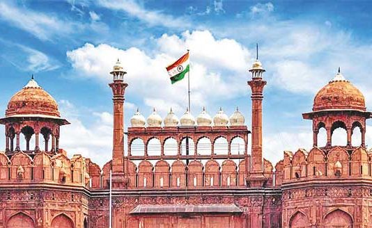 लाल किल्ल्यावरून मोदी...