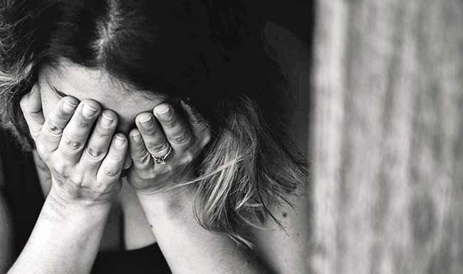 महिलांकडूनच होणारे मानसिक खच्चीकरण थांबेल का?