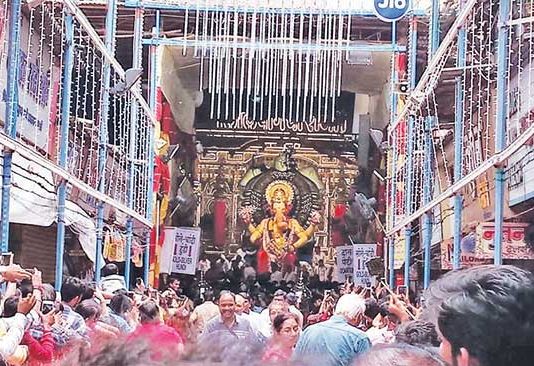 लालबागचा राजाचे ५० फुटी भव्य मंडप, मात्र सुरक्षेचं काय? मंडळाने खबरदारी घेतलीय का?