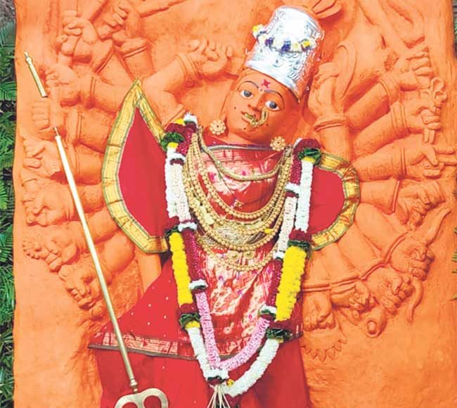 सप्तशृंगी देवीच्या स्वयंभू मूळमूर्तीची प्राणप्रतिष्ठा