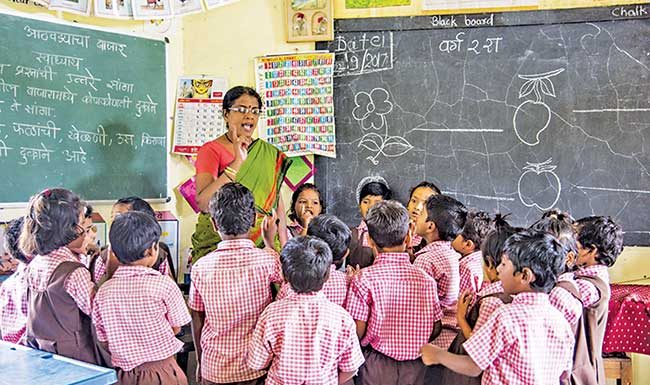 Teacher's Day 2024: शिक्षक दिनानिमित्त आपल्या शिक्षकांना द्या हे खास गिफ्ट