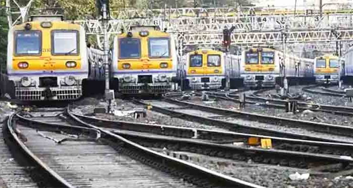 Railway Megablock : मुंबईकरांचे हाल! आज तिन्ही मार्गावर मेगाब्लॉक