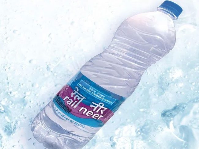 रेल्वे प्रवाशांना आता १४ रुपयांना मिळेल एक लिटर 'रेल नीर'