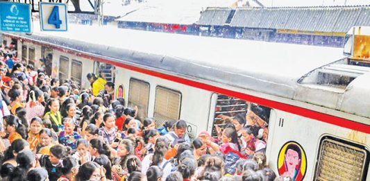 Local Update : कर्नाक पूल आणि मिठी नदीवरील पूल दुरुस्तीसाठी घेतलेल्या विशेष ब्लॉकमुळे प्रवाशांचे मेगाहाल!