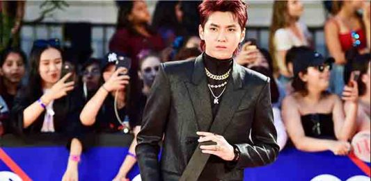 Kris Wu : घरी बोलवून २५ मुलींवर बलात्कार करणा-या गायकाला १३ वर्षांची शिक्षा