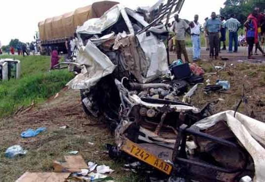 Nigeria accident : नायजेरियात विचित्र अपघातात ३७ ठार