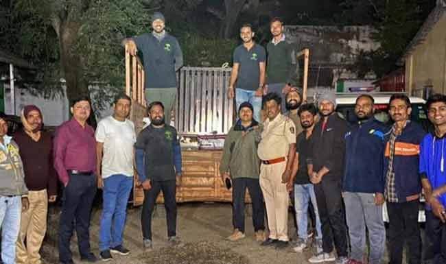 leopard : दीड तासांच्या रेस्क्यू ऑपरेशननंतर बिबट्याला केले जेरबंद
