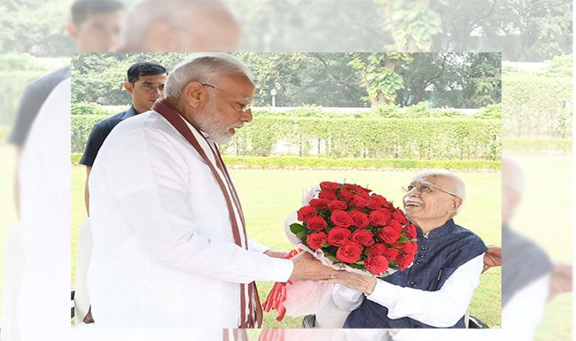 पंतप्रधान मोदींनी दिल्या अडवाणींना वाढदिवसाच्या शुभेच्छा