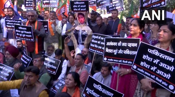 पाकिस्तानी परराष्ट्रमंत्र्याचे मोदींबाबत वादग्रस्त विधान