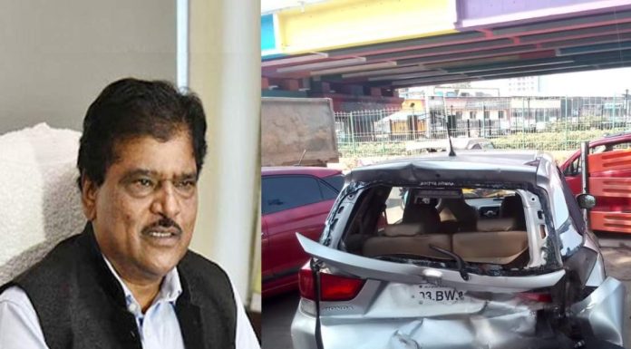 माजी आरोग्यमंत्री डॉ. दीपक सावंतांच्या गाडीला डंपरने दिली मागून धडक