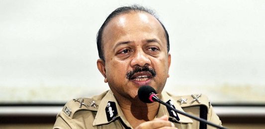 देवेन भारती यांच्यासह ७४ पोलिसांचा राष्ट्रपती पदकाने गौरव