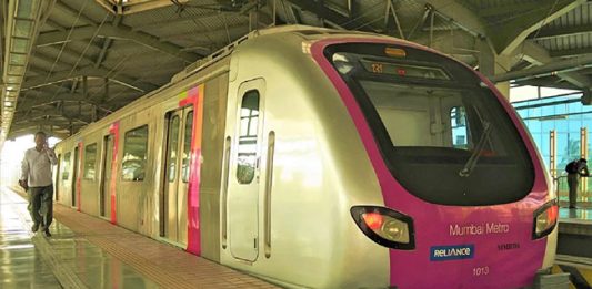 मेट्रो 2A, 7 सुस्साट, आठवड्याभरातच १० लाख प्रवासी