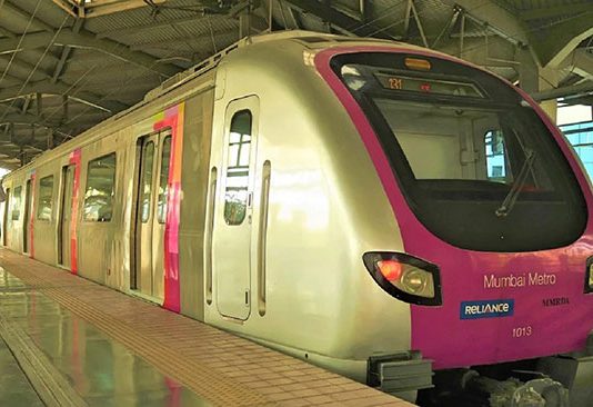 मेट्रो 2A, 7 सुस्साट, आठवड्याभरातच १० लाख प्रवासी