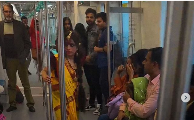 धावत्या मेट्रोत तिच्यात शिरलं मोंजुलिकाचं भूत अन् मग...