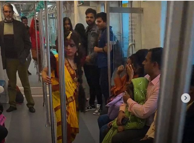धावत्या मेट्रोत तिच्यात शिरलं मोंजुलिकाचं भूत अन् मग…