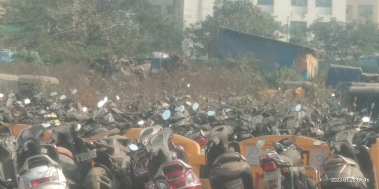 रस्त्यावर गाडी पार्क करताय, तर इकडे लक्ष द्या!