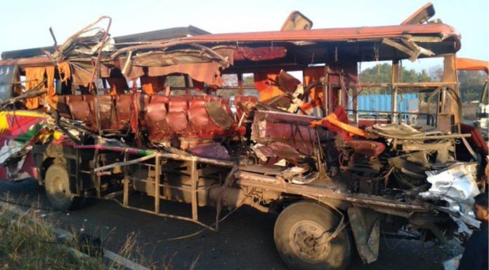 शिर्डी जवळ भीषण अपघात, १० ठार, २६ जखमी