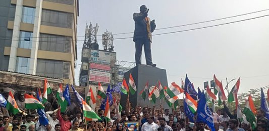 गटई कामगारांचा ‘रापी मोर्चा’ पोलिसांनी अडवला