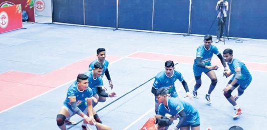 महाराष्ट्र पुरुष कबड्डी संघ उपांत्य फेरीत