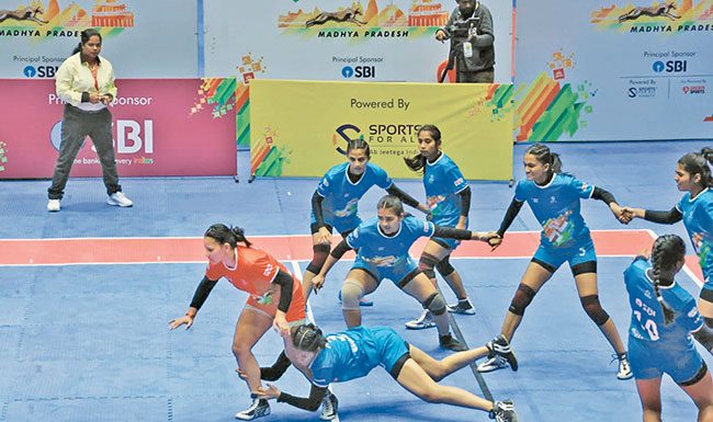 महाराष्ट्र महिला कबड्डी संघ फायनलमध्ये