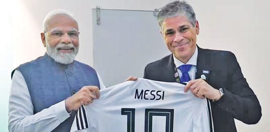 पंतप्रधान मोदींना मेस्सीची जर्सी भेट