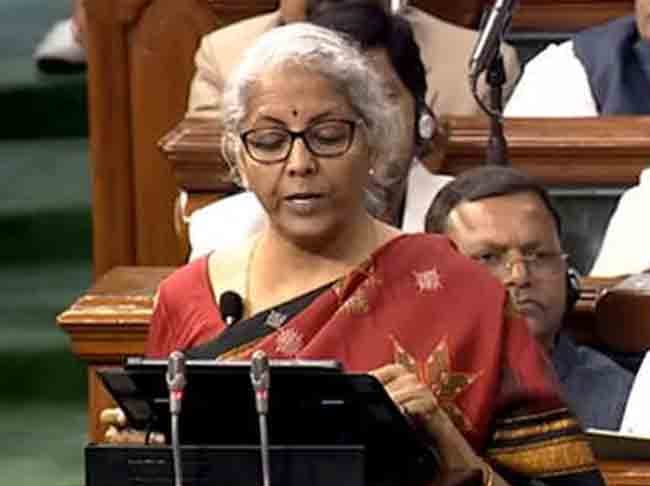 GST स्लॅब बदल, केवळ ५ आणि १८ टक्क्यांचे स्लॅब राहणार, 'या' तारखेपासून होणार लागू