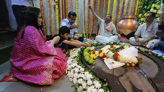 श्री देव कुणकेश्वराचे आमदार नितेश राणे यांनी सपत्नीक घेतले दर्शन