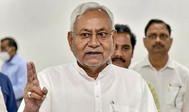 Nitish Kumar : नितीश कुमार यांची प्रकृती बिघडली! मेदांता रुग्णालयात केलं दाखल