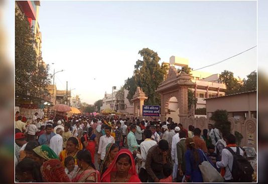 गजाननमय झाले शेगाव, विदर्भ पंढरीत लाखो भाविक दाखल