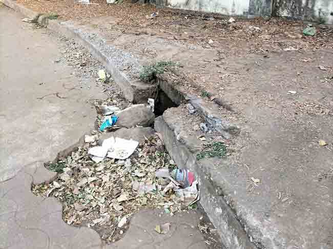 मुख्यालयाजवळचे सुभाष मैदान व शौचालयाच्या दुरावस्थेकडे केडीएमसीचे दुर्लक्ष