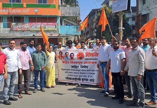 शिंदे समर्थकांचा नेरळ शिवसेना मध्यवर्ती कार्यालयावर कब्जा?