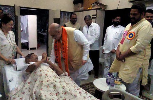 अमित शाह यांनी घेतली गिरिश बापट यांची भेट, केली प्रकृतीची विचारपूस