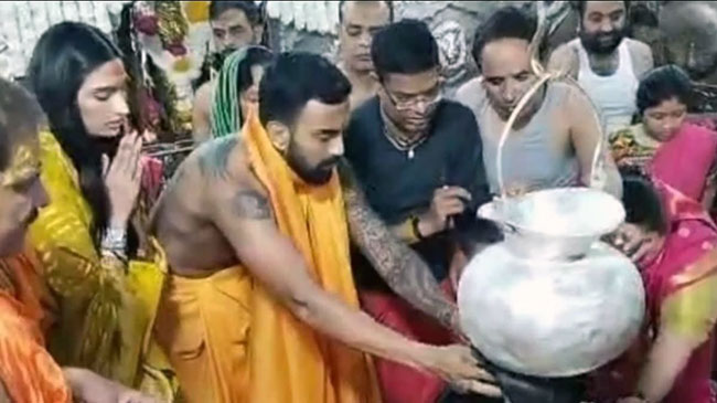 लग्नाच्या एका महिन्यानंतर केएल राहुल आणि आथिया शेट्टी पोहोचले ‘इथे’