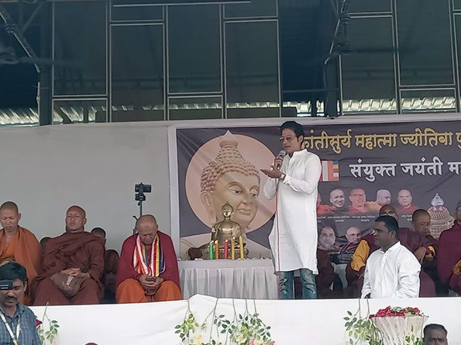 वासिंदमध्ये थायलंड देशातील ११० भिक्खूंचा संघ दाखल