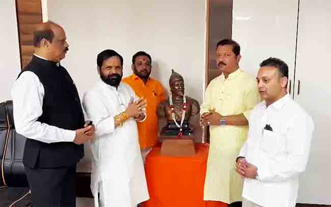 विधीमंडळातील शिवसेना पक्ष कार्यालयाचा ताबा शिंदे गटाने घेतला!