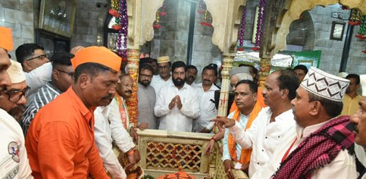 'मुख्यमंत्री झाल्यावर पहिल्यांदाच मलंगगडावर आलो'