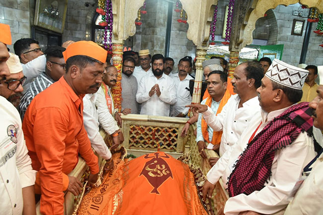 ‘मुख्यमंत्री झाल्यावर पहिल्यांदाच मलंगगडावर आलो’