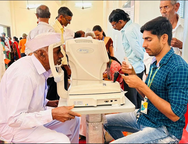 महाआरोग्य शिबिरात ७०० नागरिकांचा सहभाग