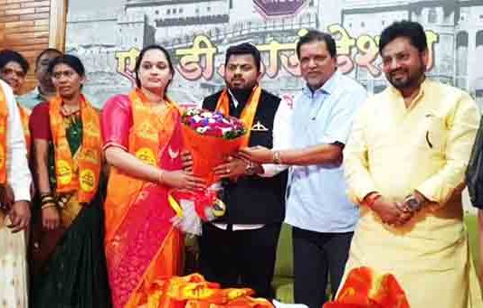 मनसेला खिंडार; तालुकाध्यक्ष रुपेश पाटील यांचा शेकडो कार्यकर्त्यांसह शिवसेनेत जाहीर प्रवेश