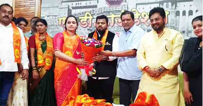 मनसेला खिंडार; तालुकाध्यक्ष रुपेश पाटील यांचा शेकडो कार्यकर्त्यांसह शिवसेनेत जाहीर प्रवेश