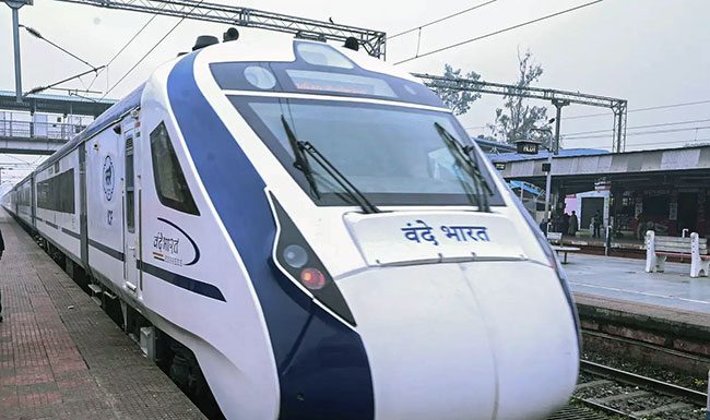 Vande Bharat Express: मुंबई-मडगाव वंदे भारत एक्स्प्रेस १६ जूनपासून आठवड्यातून तीनच दिवस