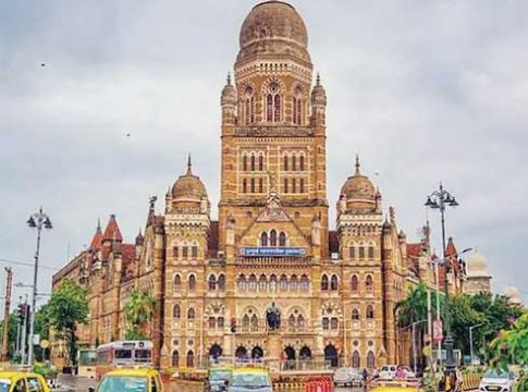 महापालिका अर्थसंकल्पाचा आकडा प्रत्यक्षात सादर केल्याच्या तुलनेत सुधारीतमध्ये वाढता वाढता वाढे..