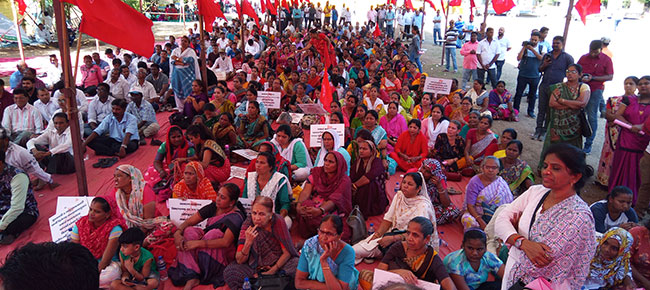 पालिकेच्या सफाई कामगारांचे आंदोलन