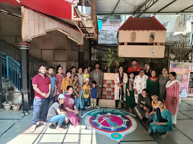 नव वर्षाच्या स्वागतासाठी काश्मिरी मुली डोंबिवलीत दाखल